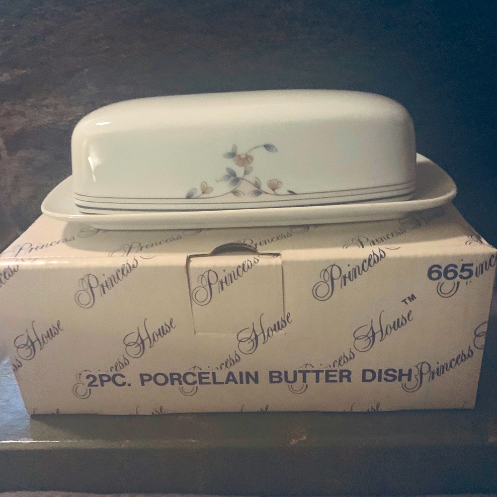 Princess House /2pc Butter dish set & Napkin rings